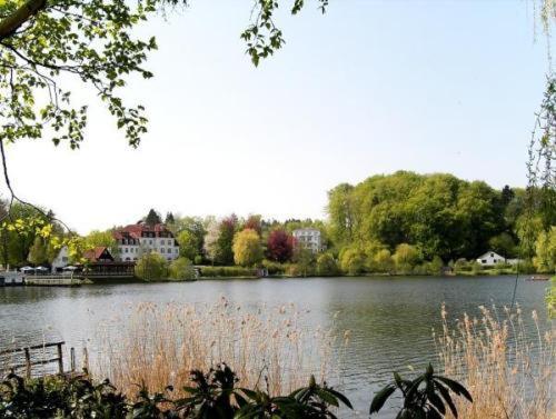 See Schlosshotel Am Kellersee Eutin Exterior foto